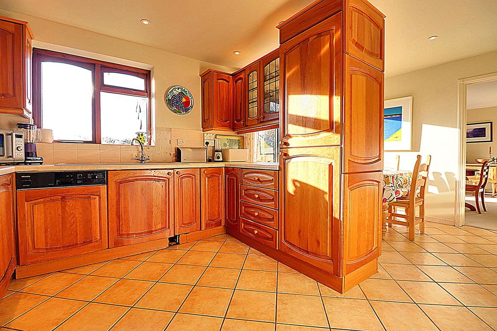 Additional image 8 of 4 bed detached house for saleHeol Y Cadno, Thornhill, Cardiff CF14