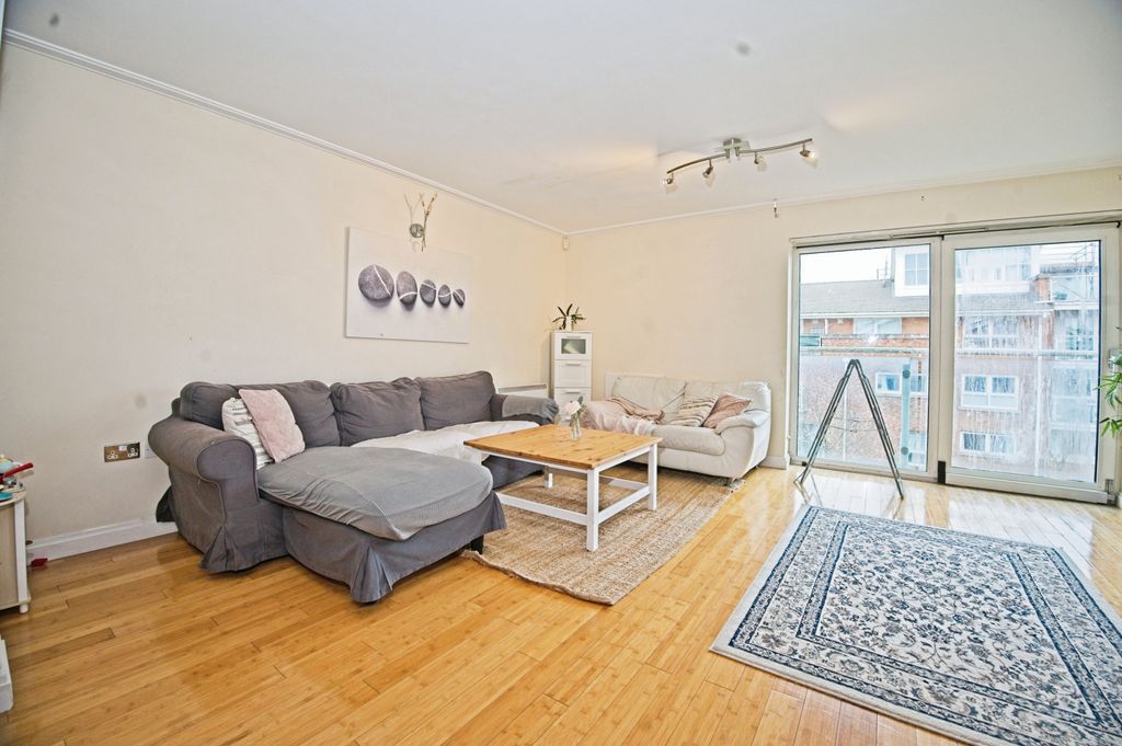 Additional image 13 of 3 bed flat for saleLynton Court, Cardiff, South Glamorgan CF10
