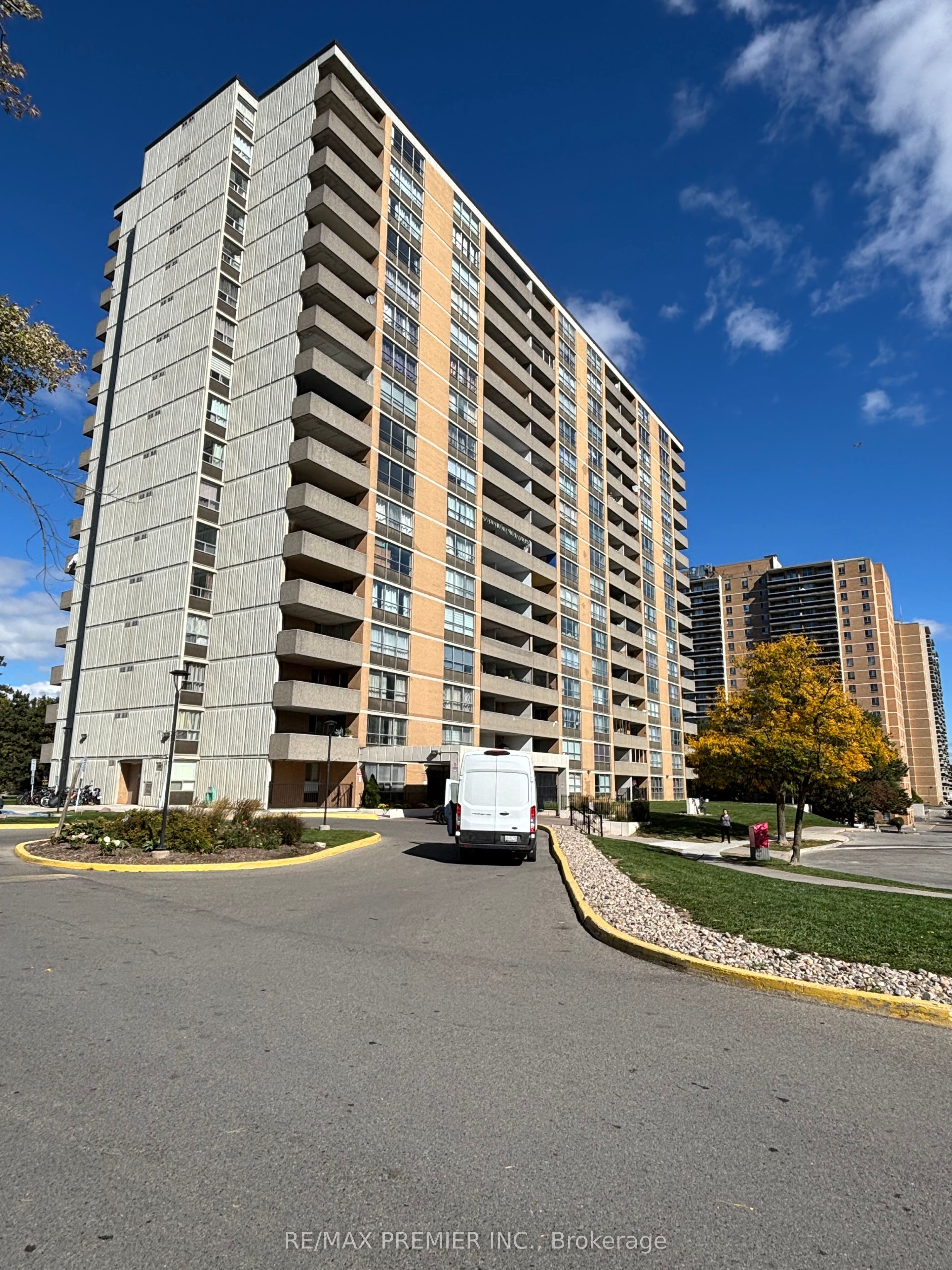 905-40 Panorama Court, Toronto, ON, M9V 4M1