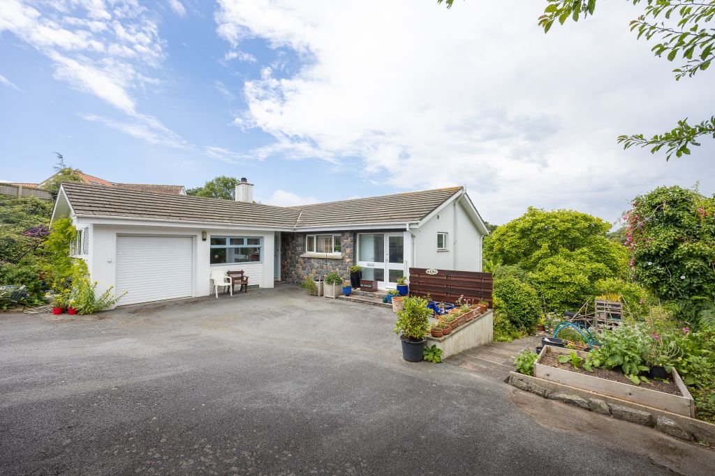 5 bed detached house for saleRue De La Falaise, St. Martin, Guernsey GY4