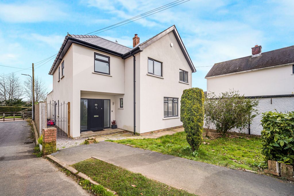 4 bed detached house for saleHeol Wen, Rhiwbina, Cardiff CF14