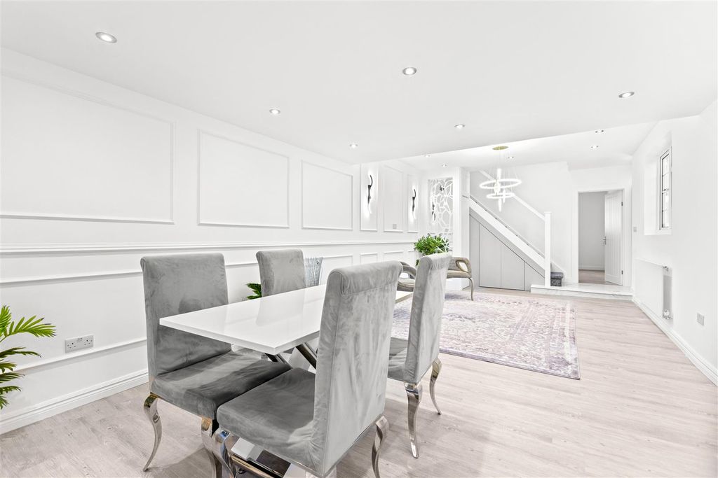 Additional image 3 of 4 bed semi-detached house for saleBrockenhurst Road, Ascot SL5