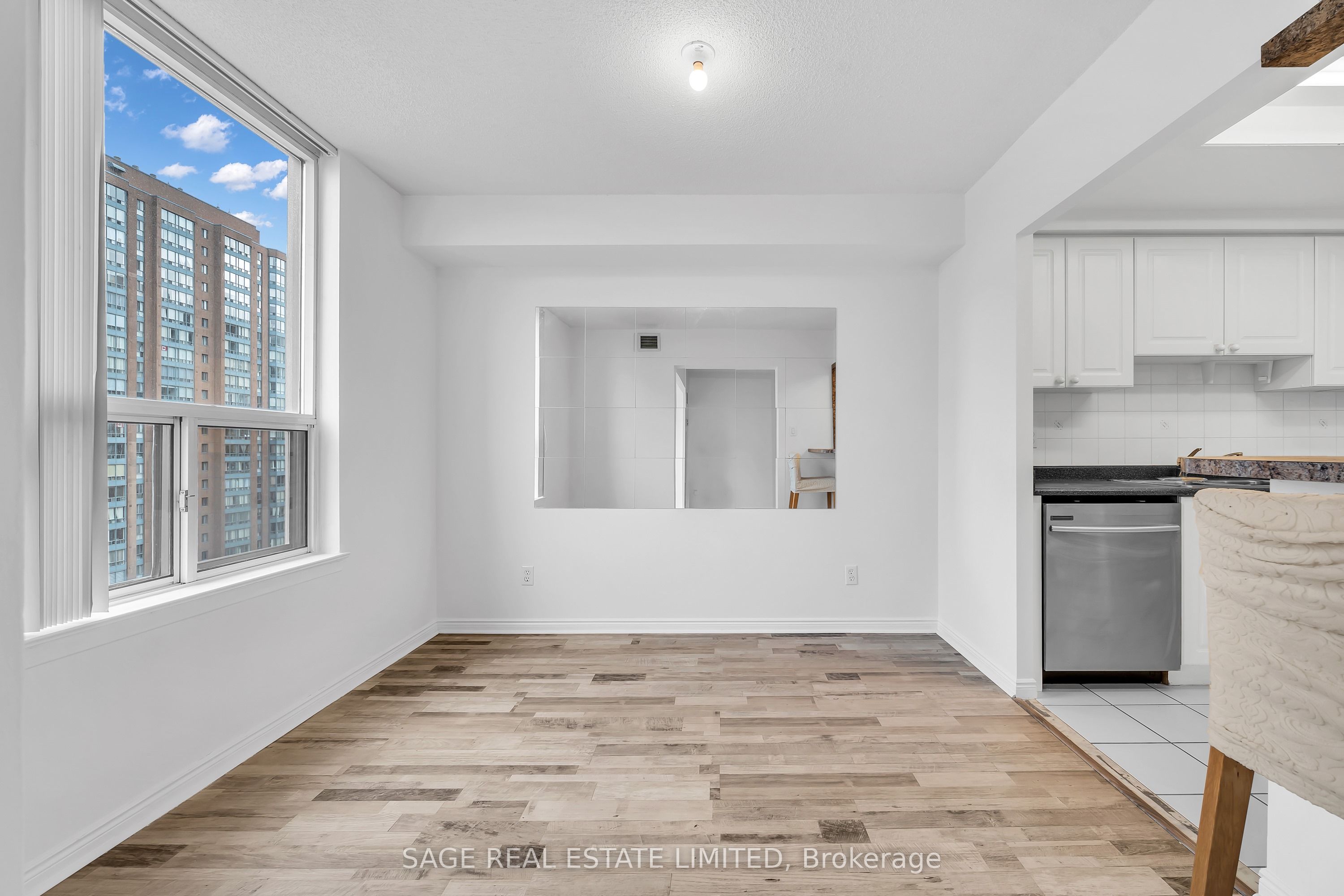 Additional image 4 of 1016-135 Hillcrest Avenue, Mississauga, ON, L5B 4B1