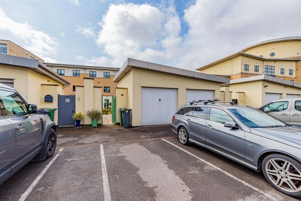 Additional image 23 of 4 bed property for saleWindsor Esplanade, Cardiff CF10