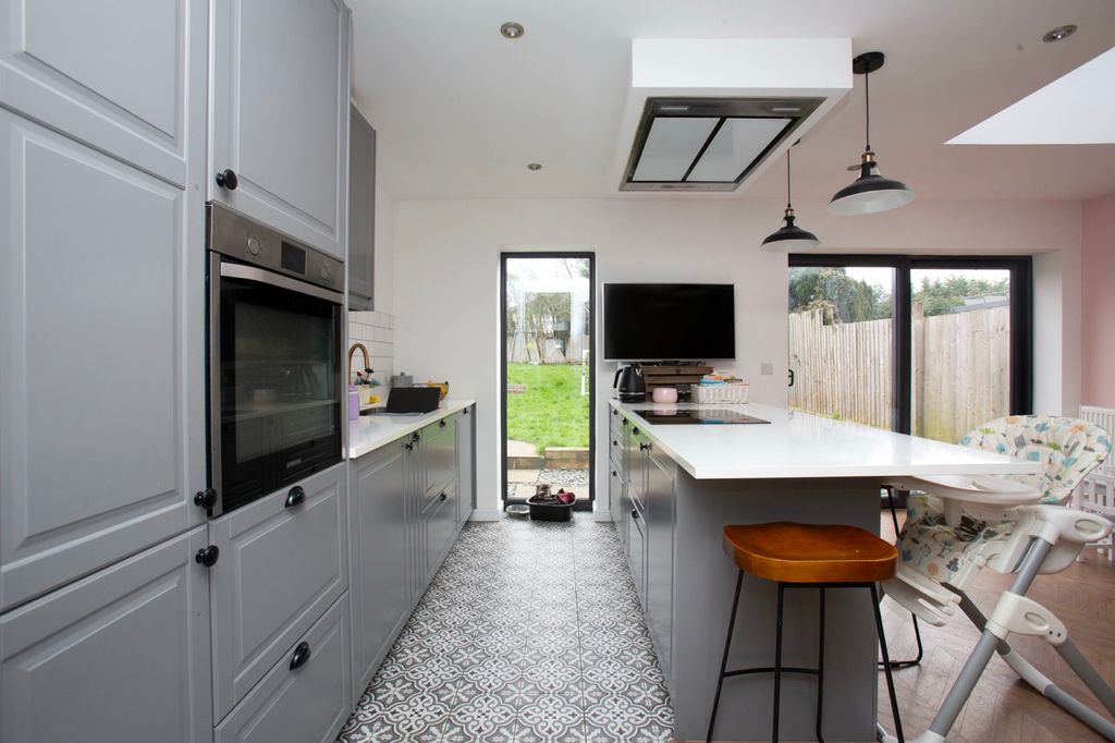 Additional image 8 of 3 bed semi-detached house for saleTy'r Y Sarn Road, Rumney, Cardiff CF3