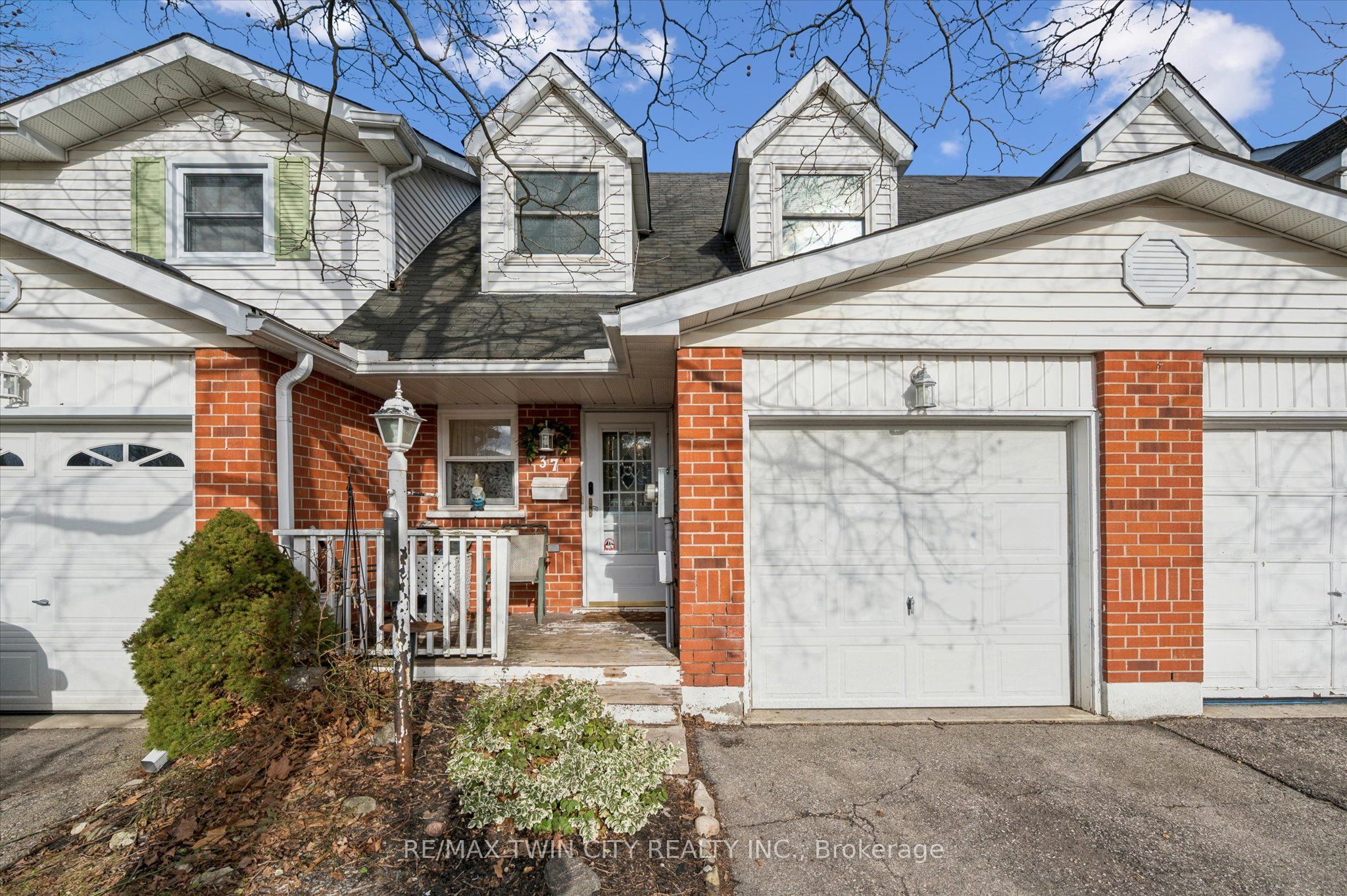 37 Edgemere Drive, Cambridge, ON, N1P 1A9