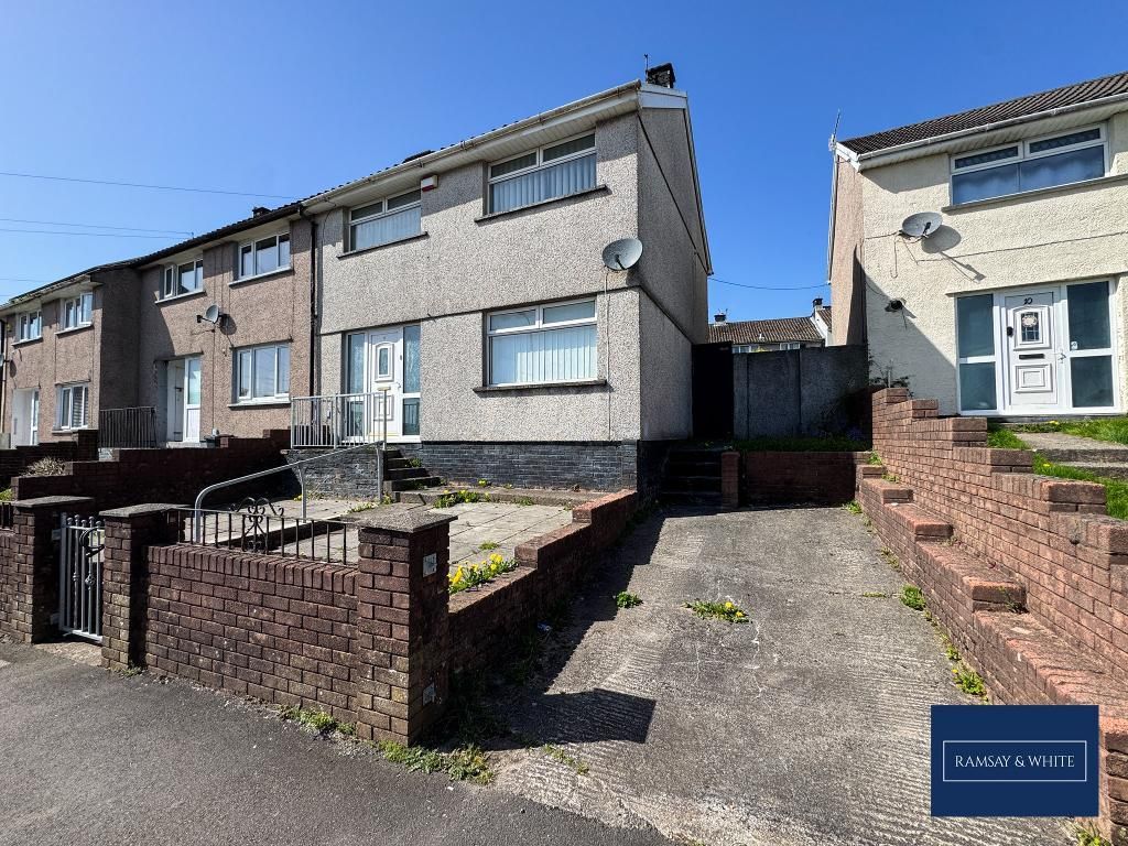 3 bed semi-detached house to rentSycamore Road, Merthyr Tydfil CF47