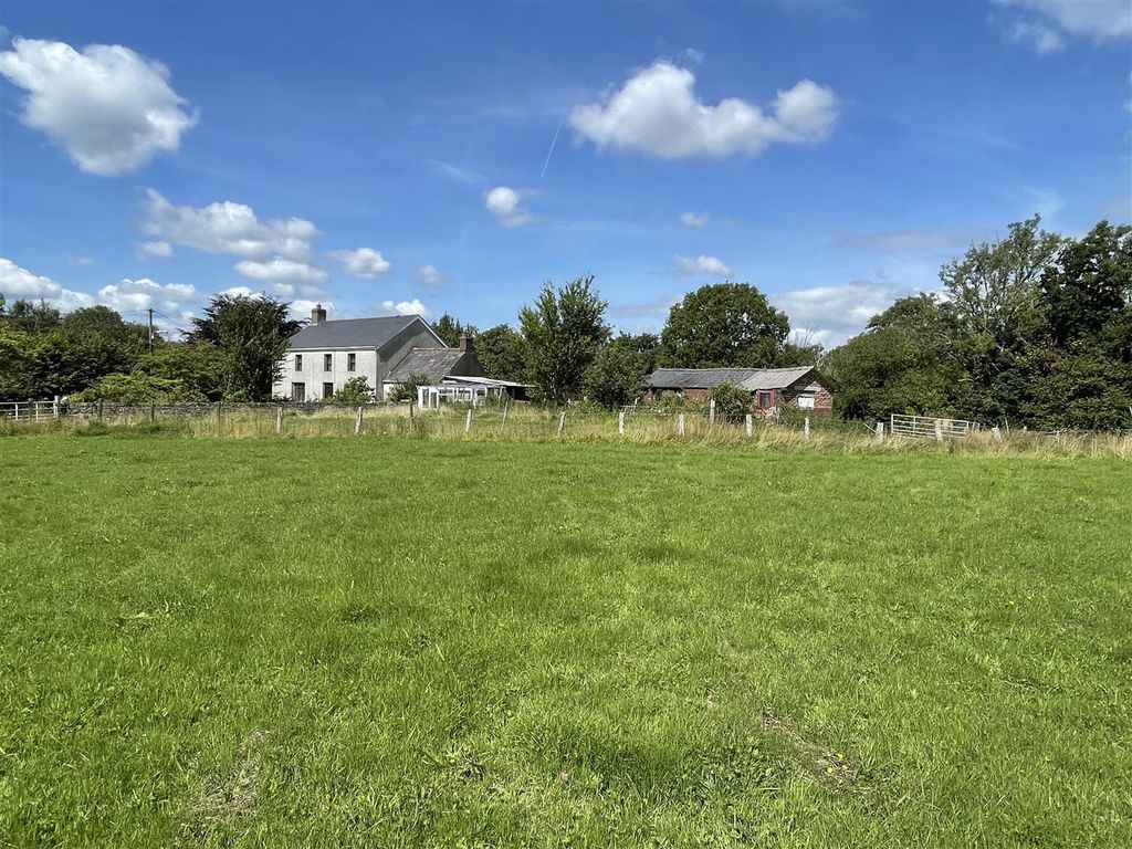 3 bed farm for saleNeuadd Road, Garnant, Ammanford SA18