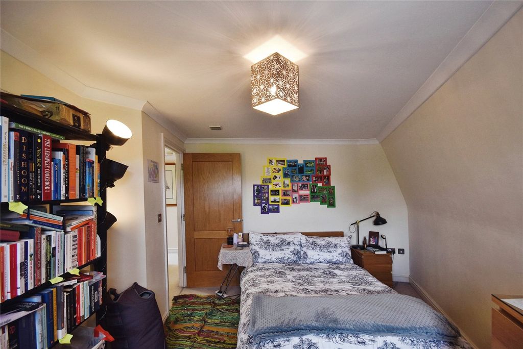Additional image 11 of 2 bed flat for saleRhydypenau Road, Cyncoed, Cardiff CF23