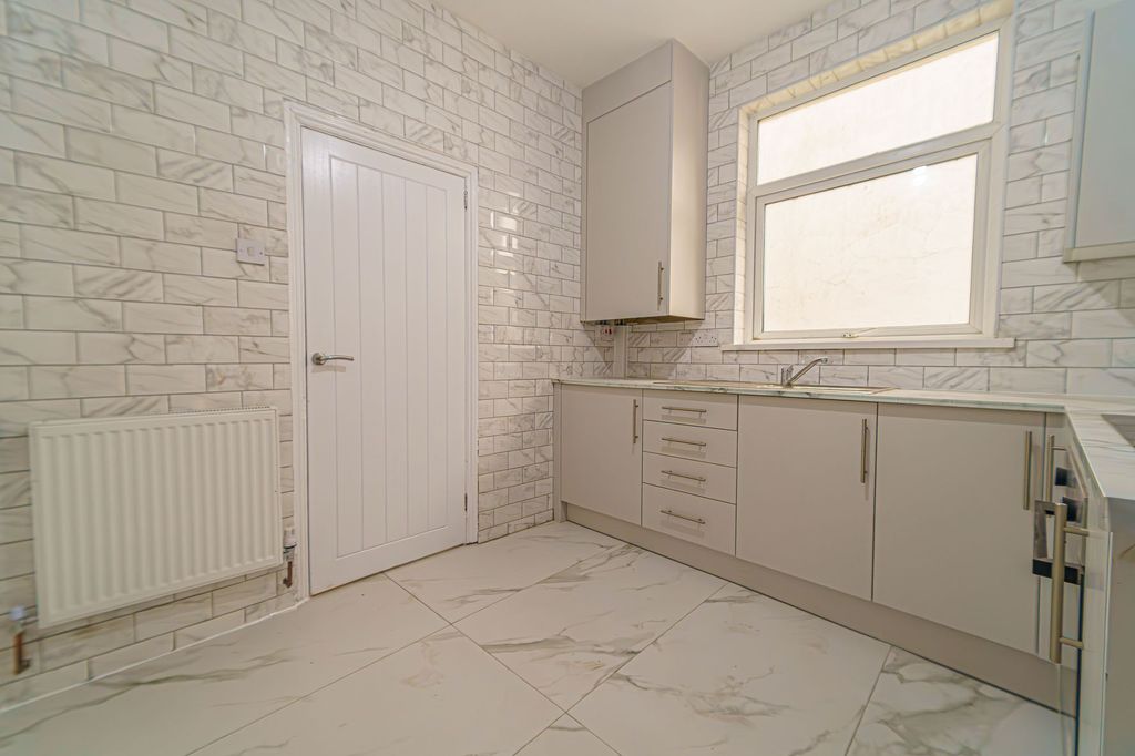 Additional image 4 of 4 bed terraced house for saleFairoak Avenue, Newport NP19