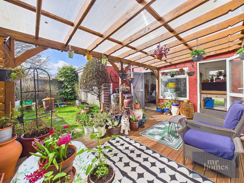 3 bed semi-detached house for salePeach Place, Fairwater, Cardiff CF5