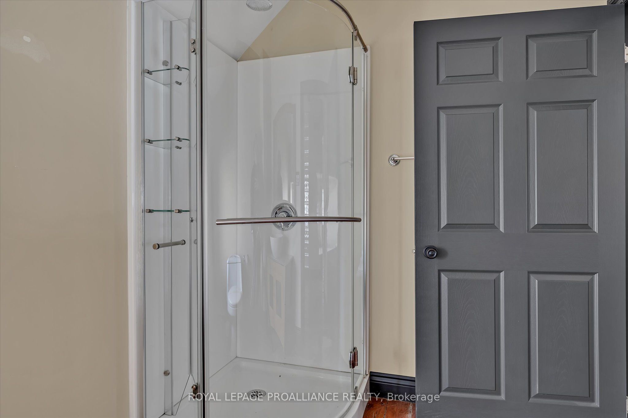 Additional image 4 of Upper Unit-255 Mcdonnel Street S, Peterborough, ON, K9H 2W2