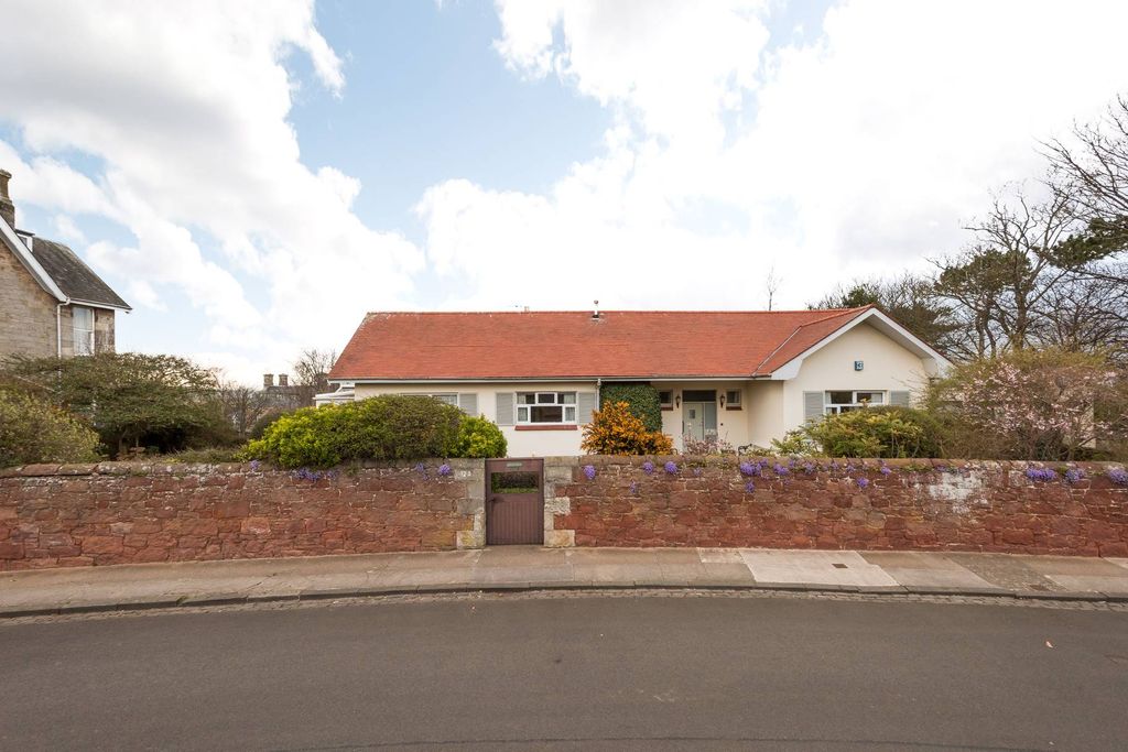 3 bed detached bungalow for saleThe Spinney, 12A York Road, North Berwick EH39