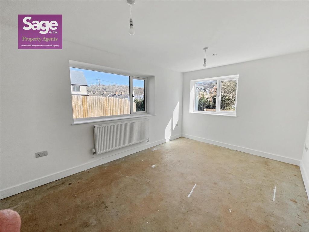 Additional image 3 of 5 bed detached house for saleCelynen Close, Newbridge NP11