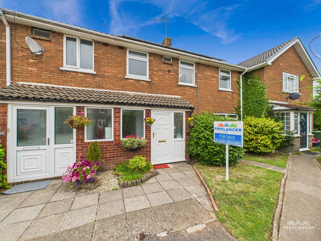 3 bed terraced house for saleCourt Farm Road, Llantarnam, Cwmbran NP44