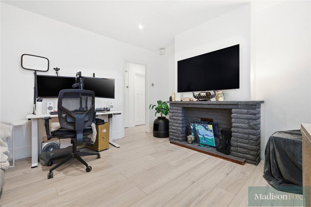 Additional image 5 of 2 bed maisonette for saleBuckhurst Way, Buckhurst Hill IG9