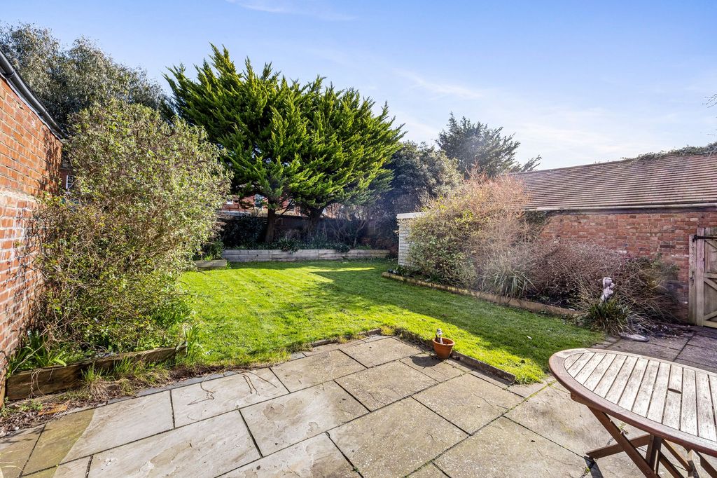 3 bed flat for salePrinces Square, Hove BN3 photo 2