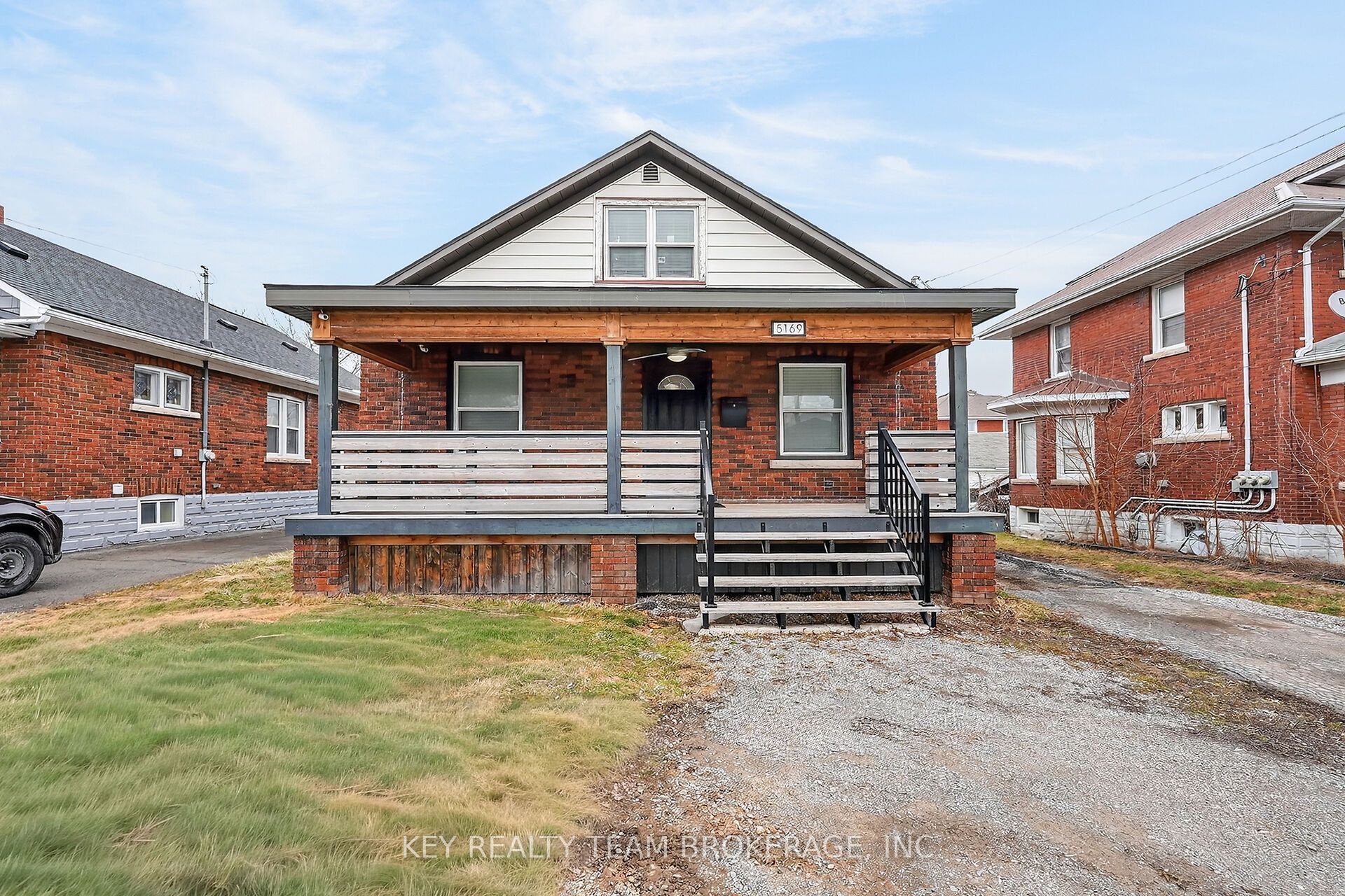 5169 Bridge Street, Niagara Falls, ON, L2E 2T2