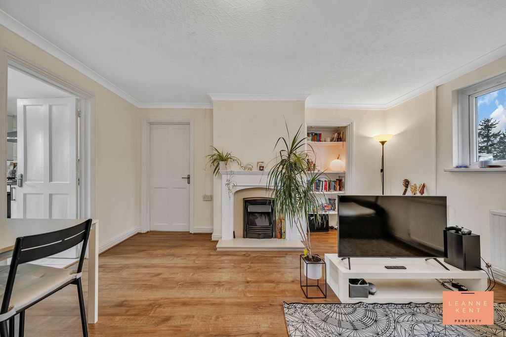 Additional image 9 of 3 bed flat for saleOak House, Hollybush Estate, Cardiff CF14