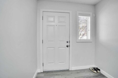 Additional image 8 of 137 Pantego Lane NW, Calgary, AB, T3K 0T1
