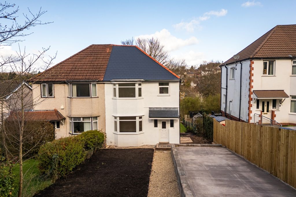 4 bed semi-detached house for saleBassaleg Road, Newport NP20