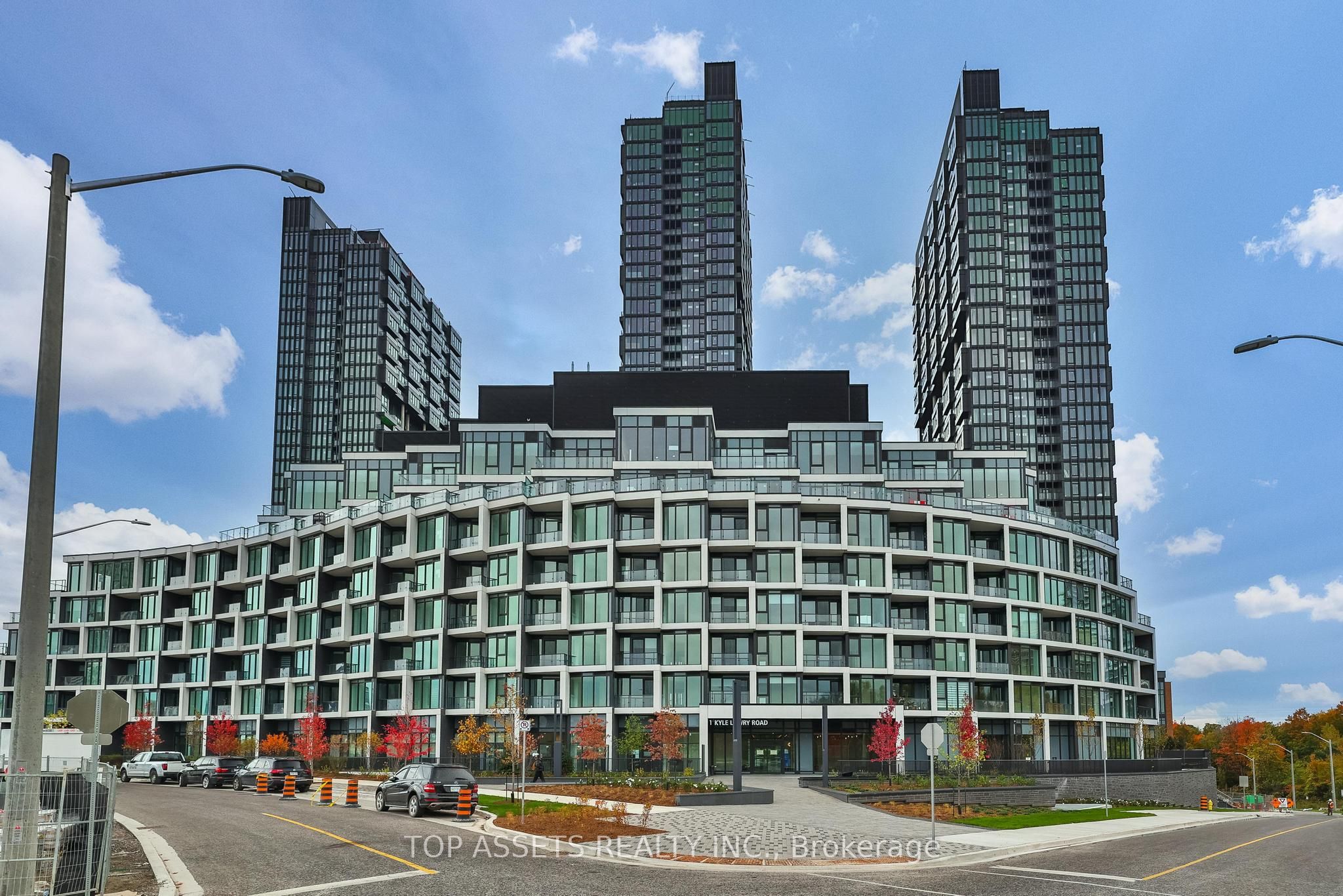 626-1 Kyle Lowry Road, Toronto, ON, M3C 0S6