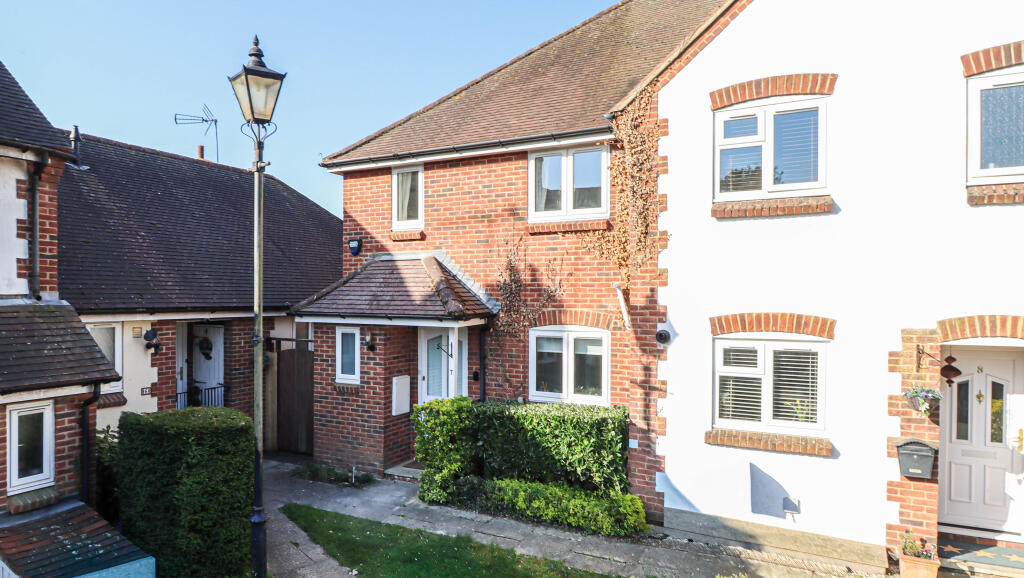Totton Mews, High Street, Redbourn, AL3