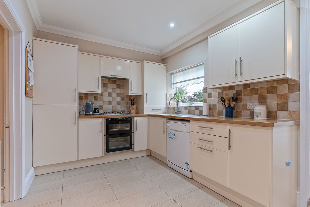 Additional image 6 of 4 bed semi-detached house for saleBeechwood Crescent, Newport NP19