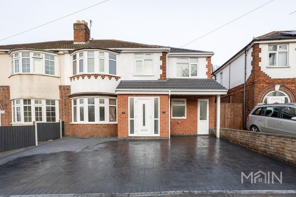 6 bed semi-detached house for saleLeicester Road, Wigston LE18
