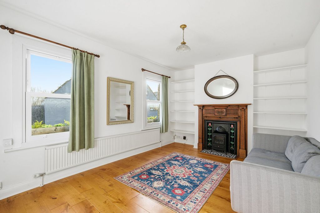 2 bed flat for saleWater Street, Cambridge CB4 photo 3