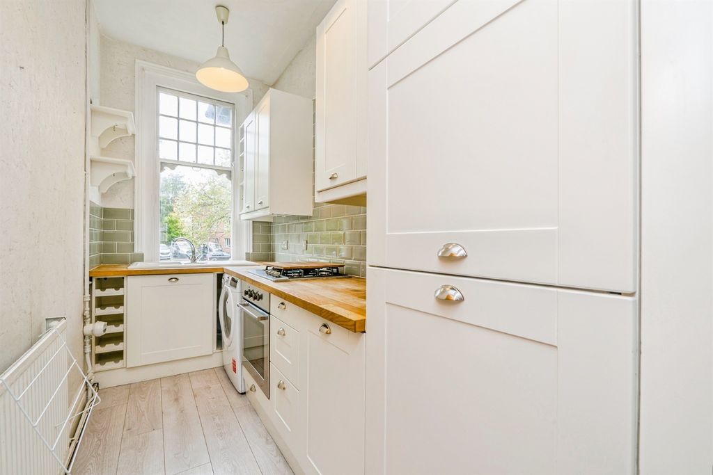 Additional image 4 of 3 bed flat for salePen-Y-Lan Road, Penylan, Cardiff CF23