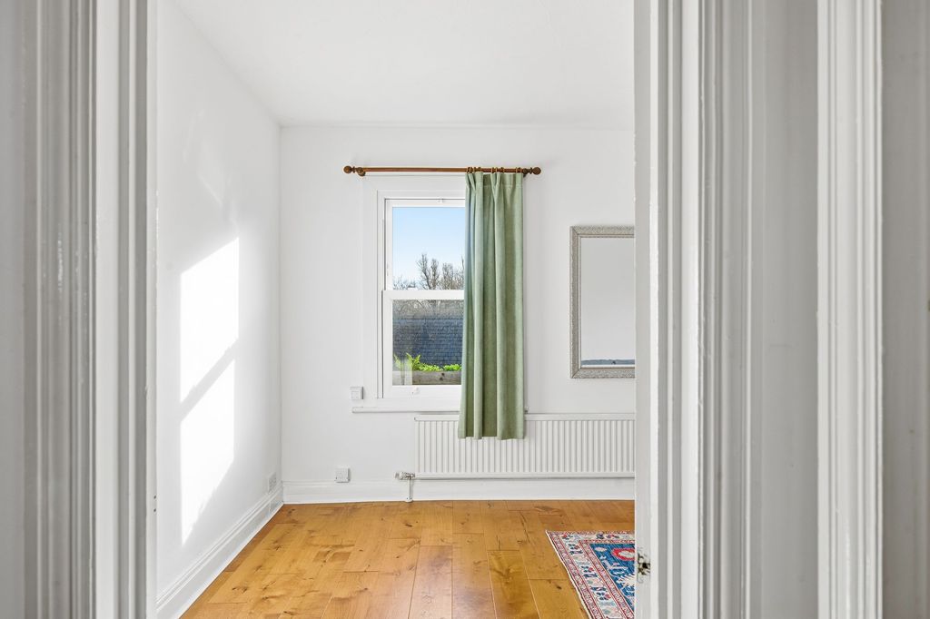 2 bed flat for saleWater Street, Cambridge CB4 photo 5