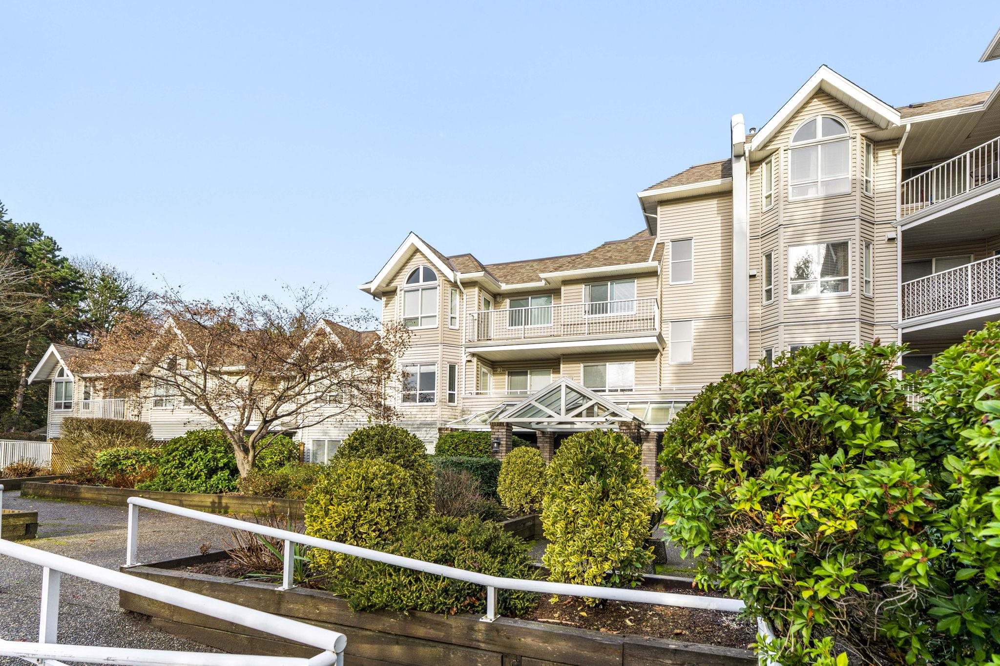 208-13475 96 Avenue, Surrey, BC, V3V 1Y8