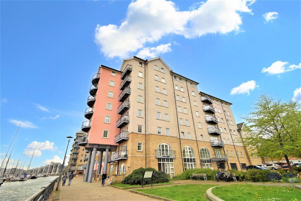 2 bed flat for saleLower Burlington Road, Portishead. BS20