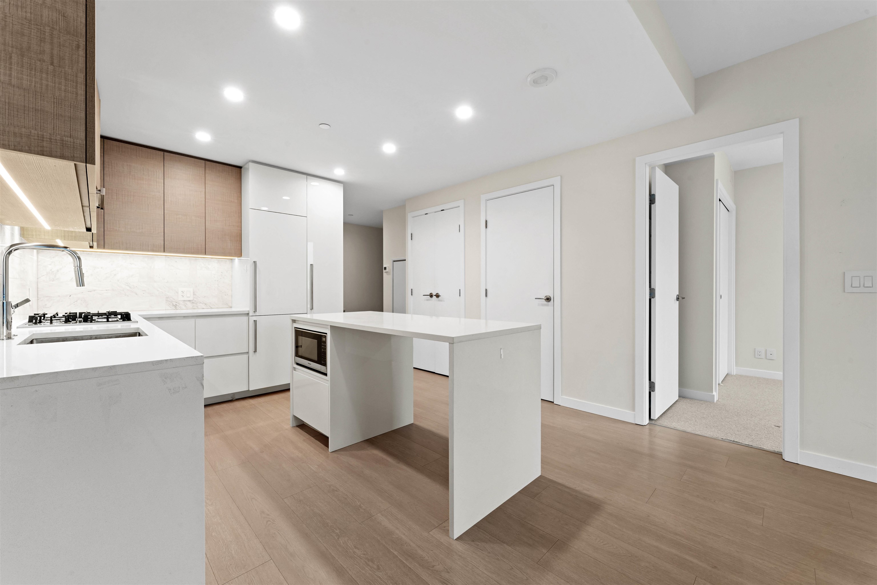 Additional image 4 of 1806-2108 Gilmore Avenue, Burnaby, BC, V5C 0N8