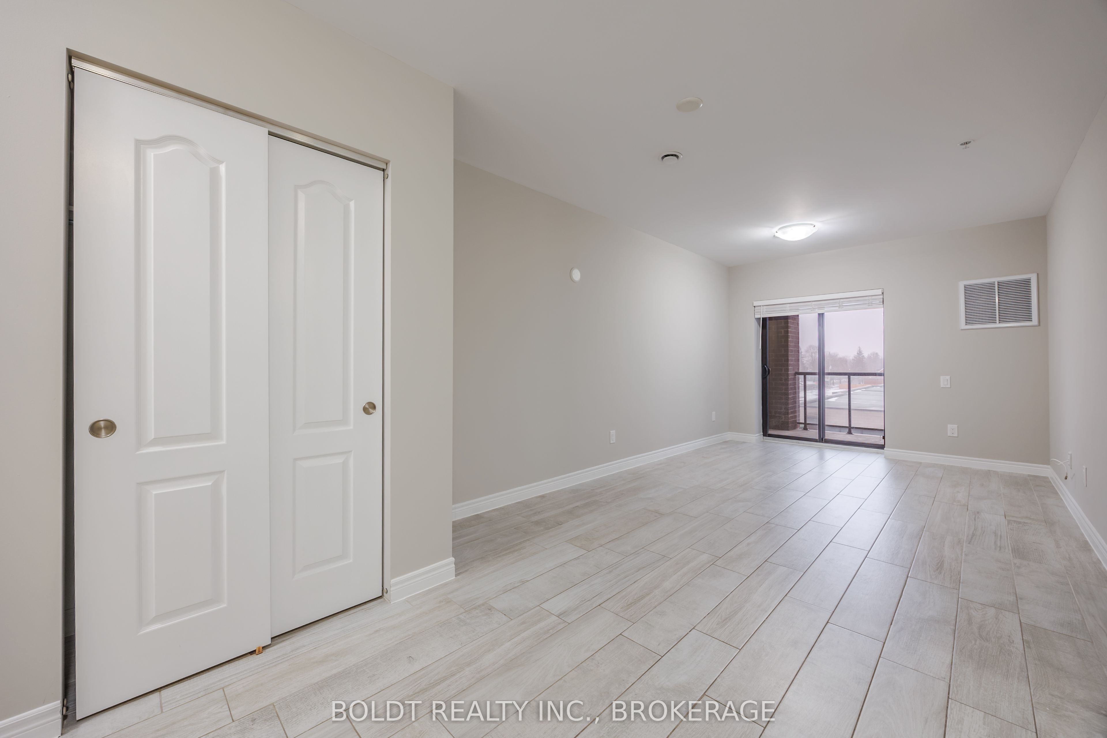 Additional image 5 of 305-5837 Dunn Street, Niagara Falls, ON, L2G 0X7
