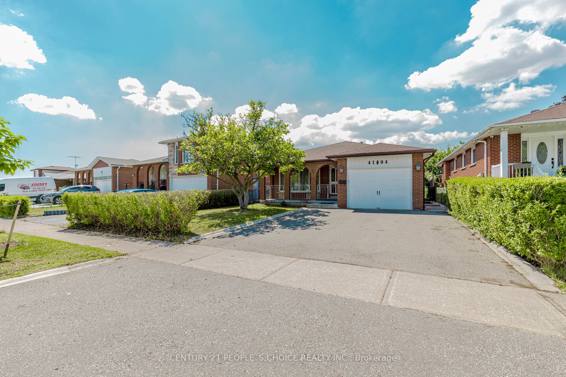 4104 Brandon Gate, Mississauga, ON, L4T 3P2