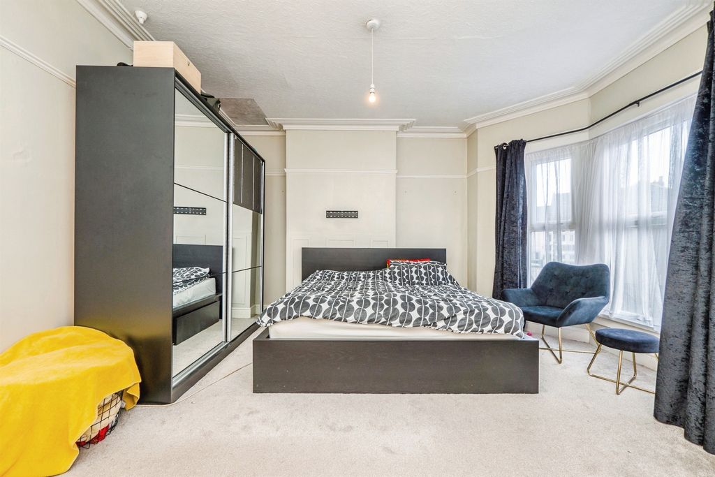 Additional image 17 of 4 bed end terrace house for saleMackintosh Place, Roath, Cardiff CF24