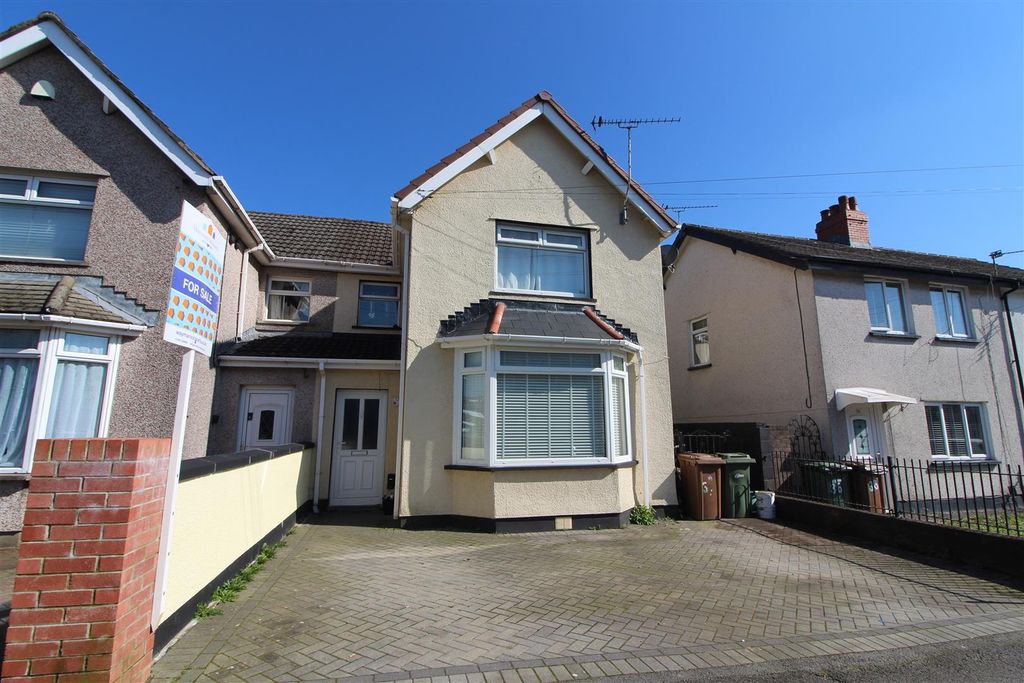 3 bed semi-detached house for saleBedwellty Road, Cefn Fforest, Blackwood NP12