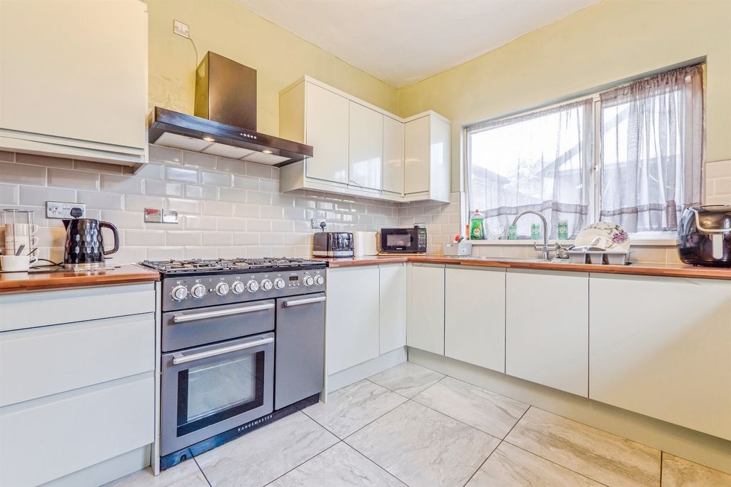 Additional image 4 of 4 bed end terrace house for saleMackintosh Place, Roath, Cardiff CF24
