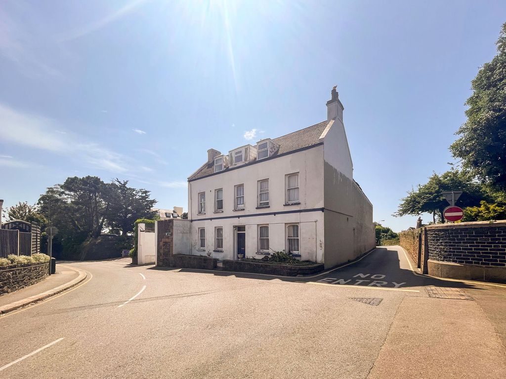 8 bed detached house for saleHuntley Lodge, St Helier JE2