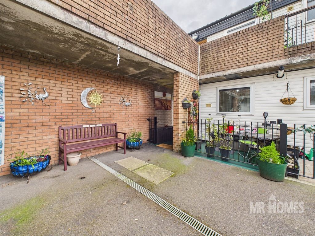 1 bed flat for saleHewell Court, Grangetown, Cardiff CF11