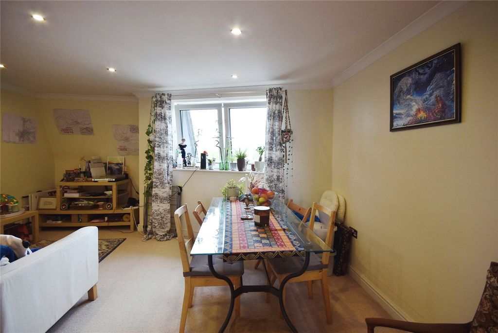 Additional image 4 of 2 bed flat for saleRhydypenau Road, Cyncoed, Cardiff CF23