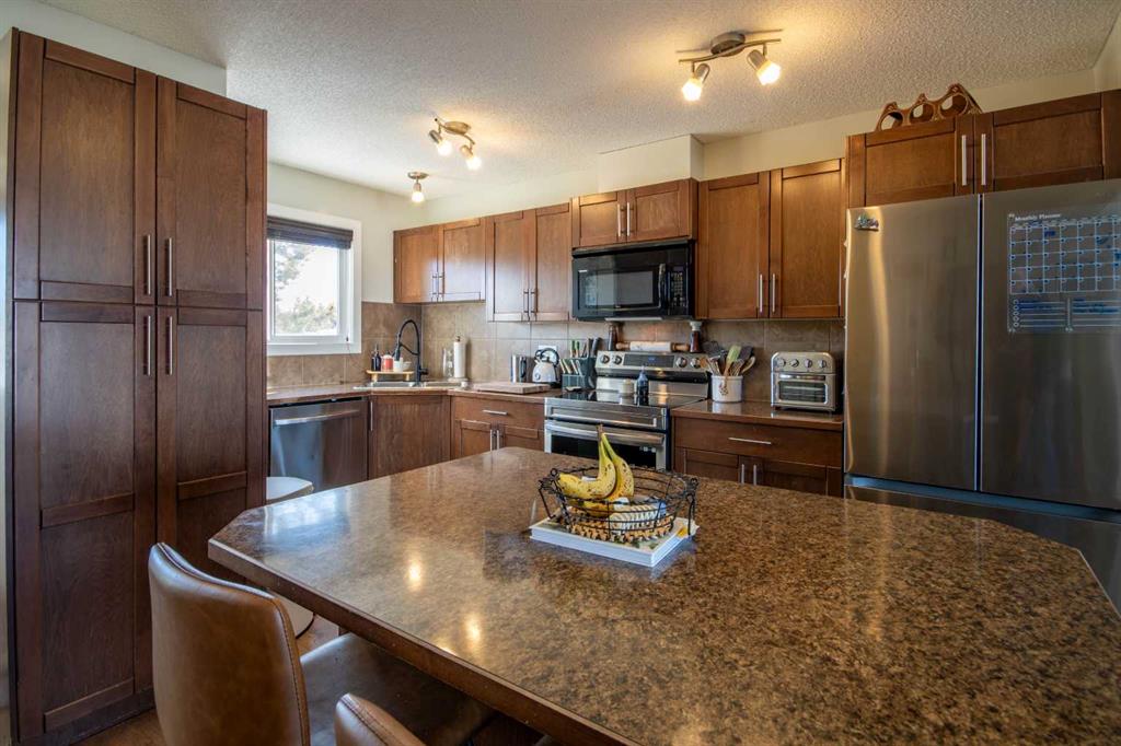 Additional image 4 of 203 Clover Way, Carstairs, AB, T0M 0N0