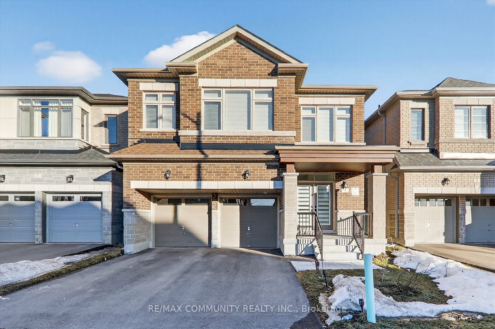 5 Thelma Drive, Whitby, ON, L1P 0N3