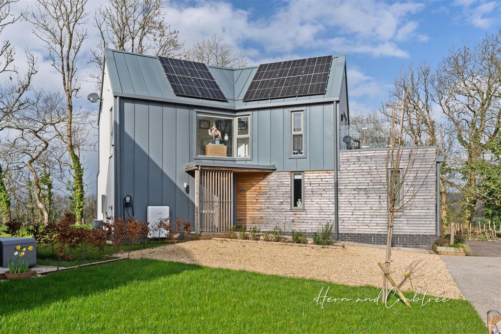 4 bed detached house for saleGreat House Farm, Michaelston Road, St. Fagans, Cardiff CF5