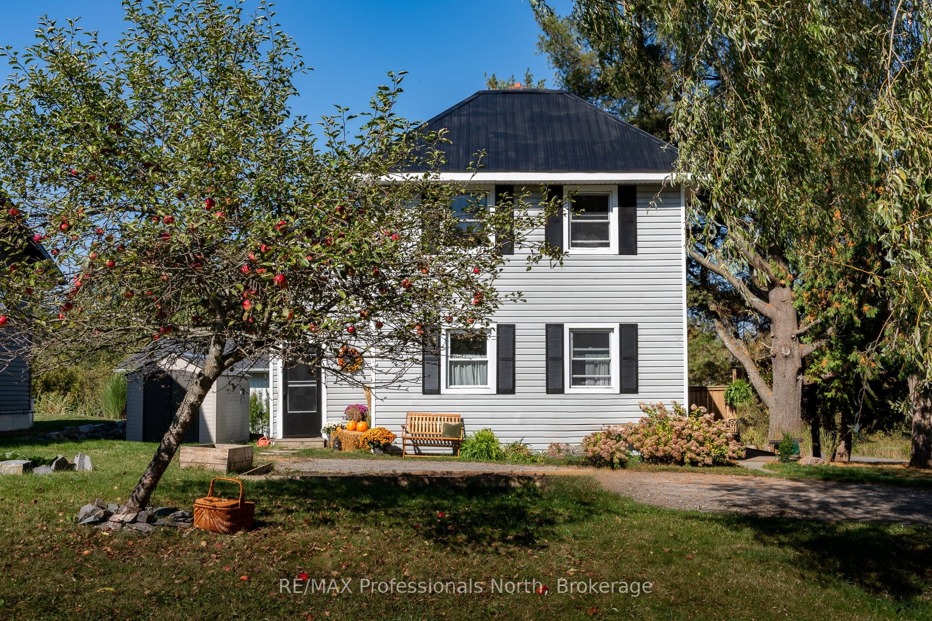 26 Kitchen Road S, Huntsville, ON, P1H 1Y3