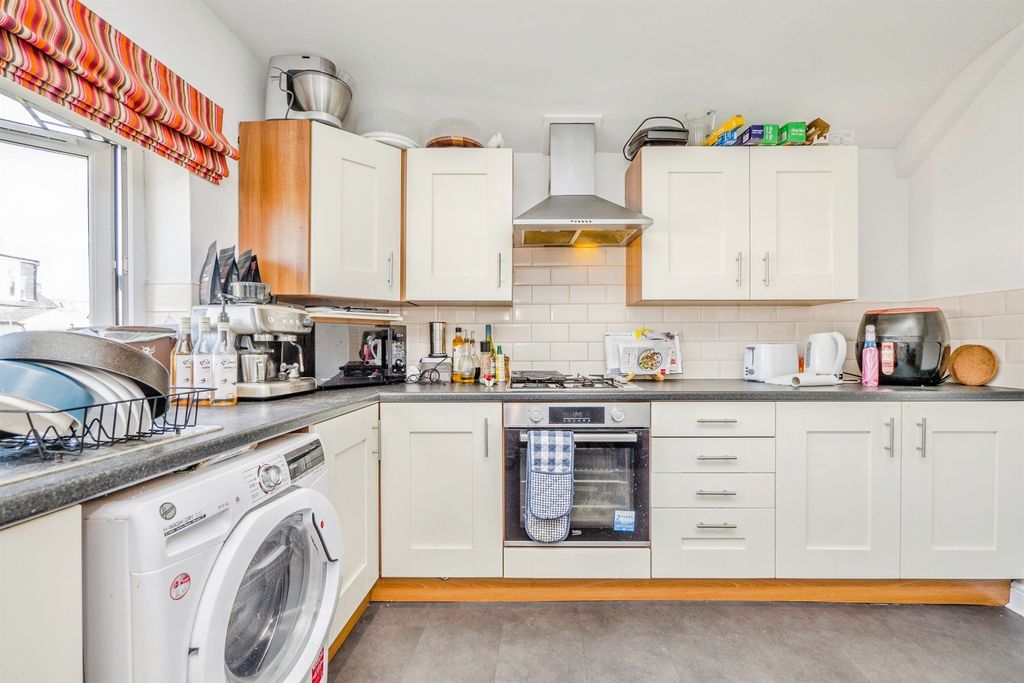 Additional image 16 of 2 bed flat for saleWyndham Crescent, Cardiff CF11