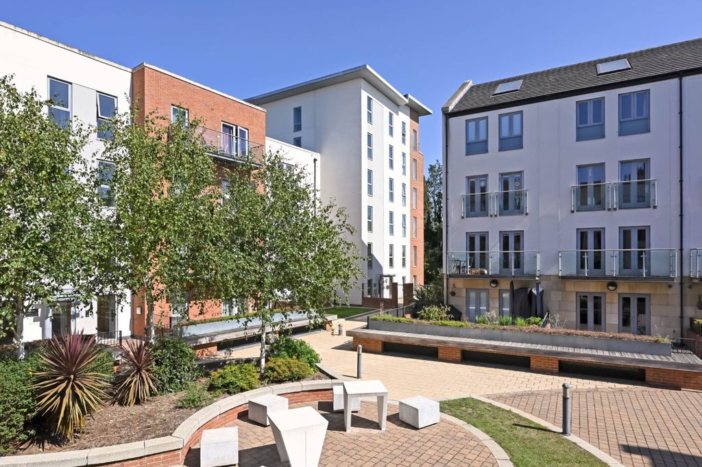 2 bed flat for saleCordwainers Court, Hungate, York YO1