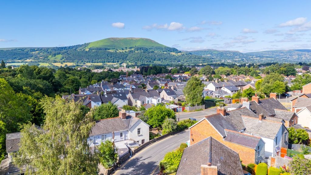 Additional image 5 of 3 bed terraced house for saleGrosvenor Road, Abergavenny NP7